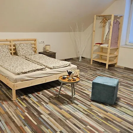 Дом отдыха Brno In 20 Min House With Pergola & Free Parking *