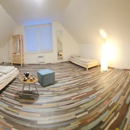 Дом отдыха Brno In 20 Min House With Pergola & Free Parking Росице