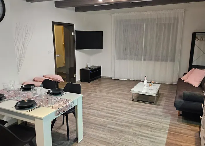 Brno In 20 Min House With Pergola & Free Parking Feriehus